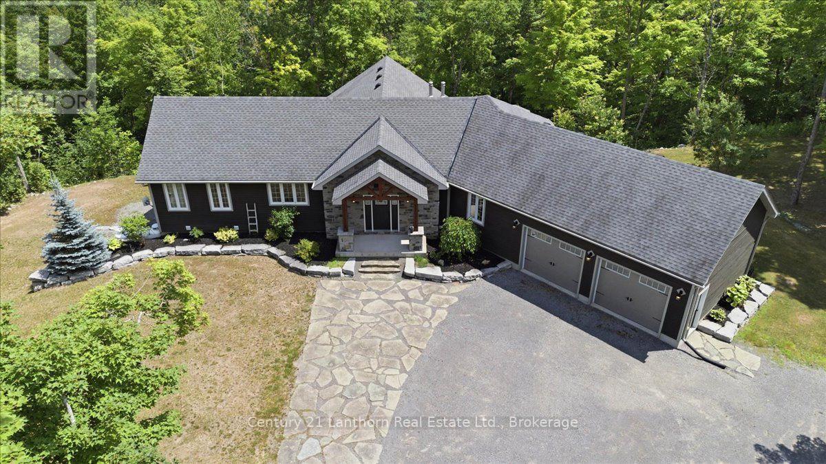 673 Lahey Road Property Photo 6