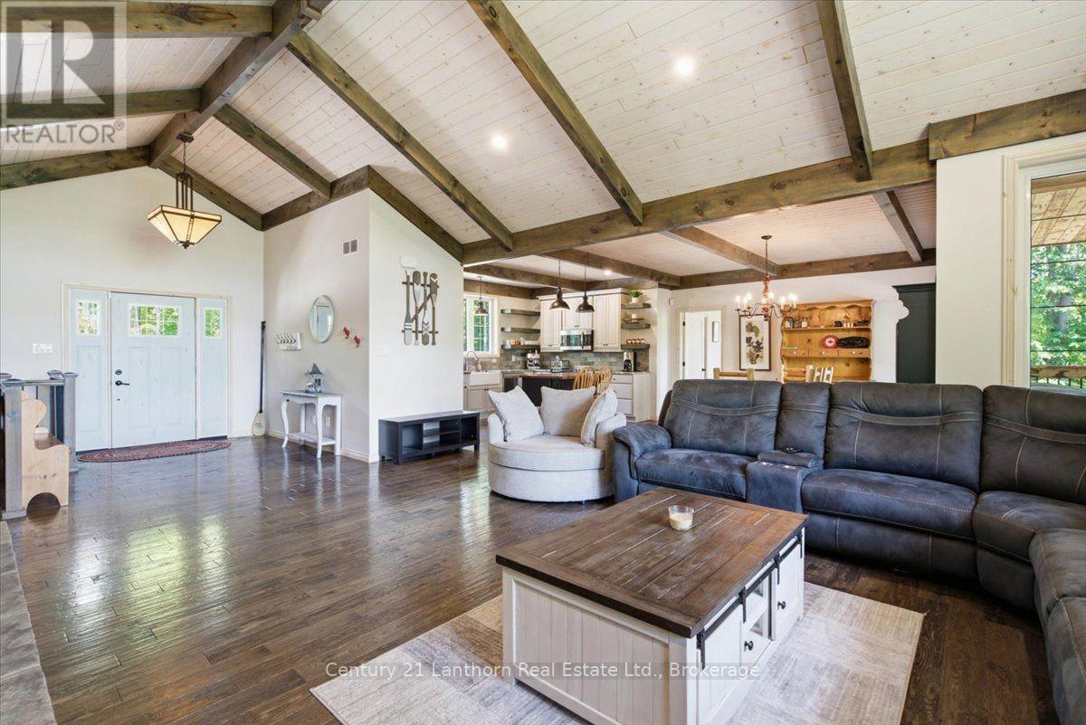 673 Lahey Road Property Photo 13