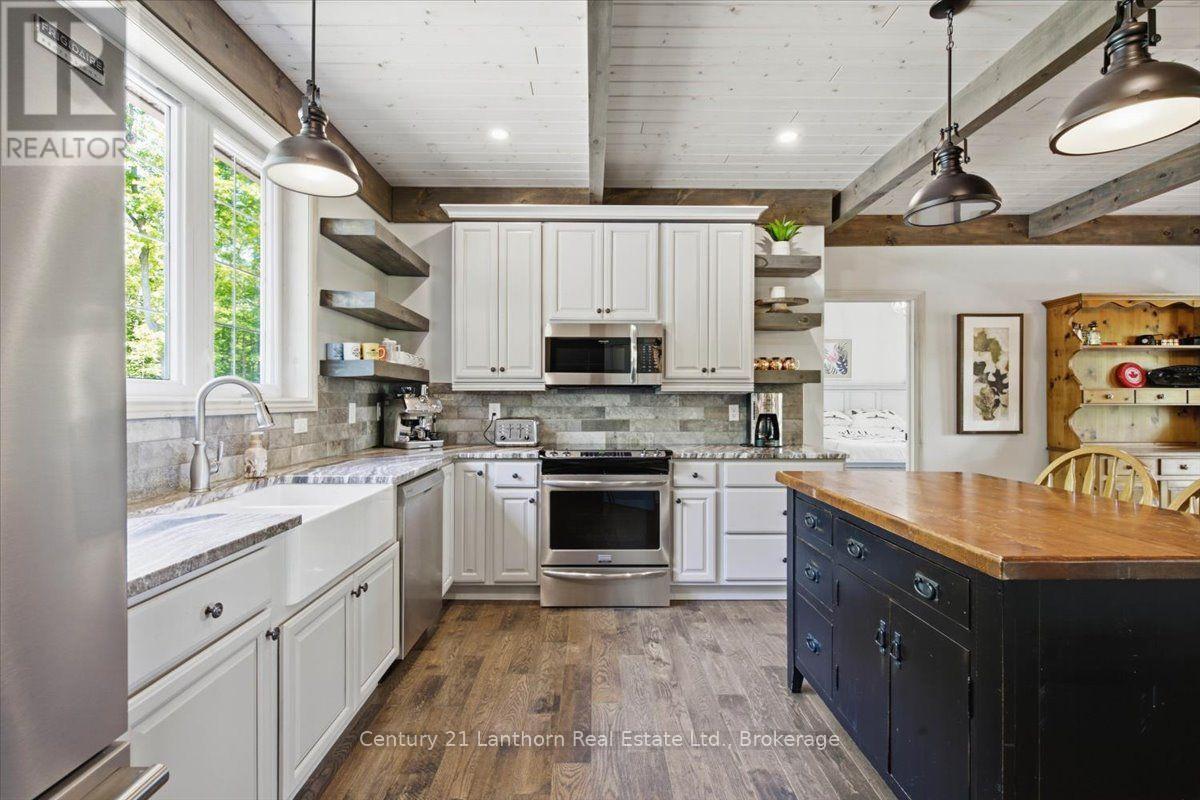 673 Lahey Road Property Photo 14