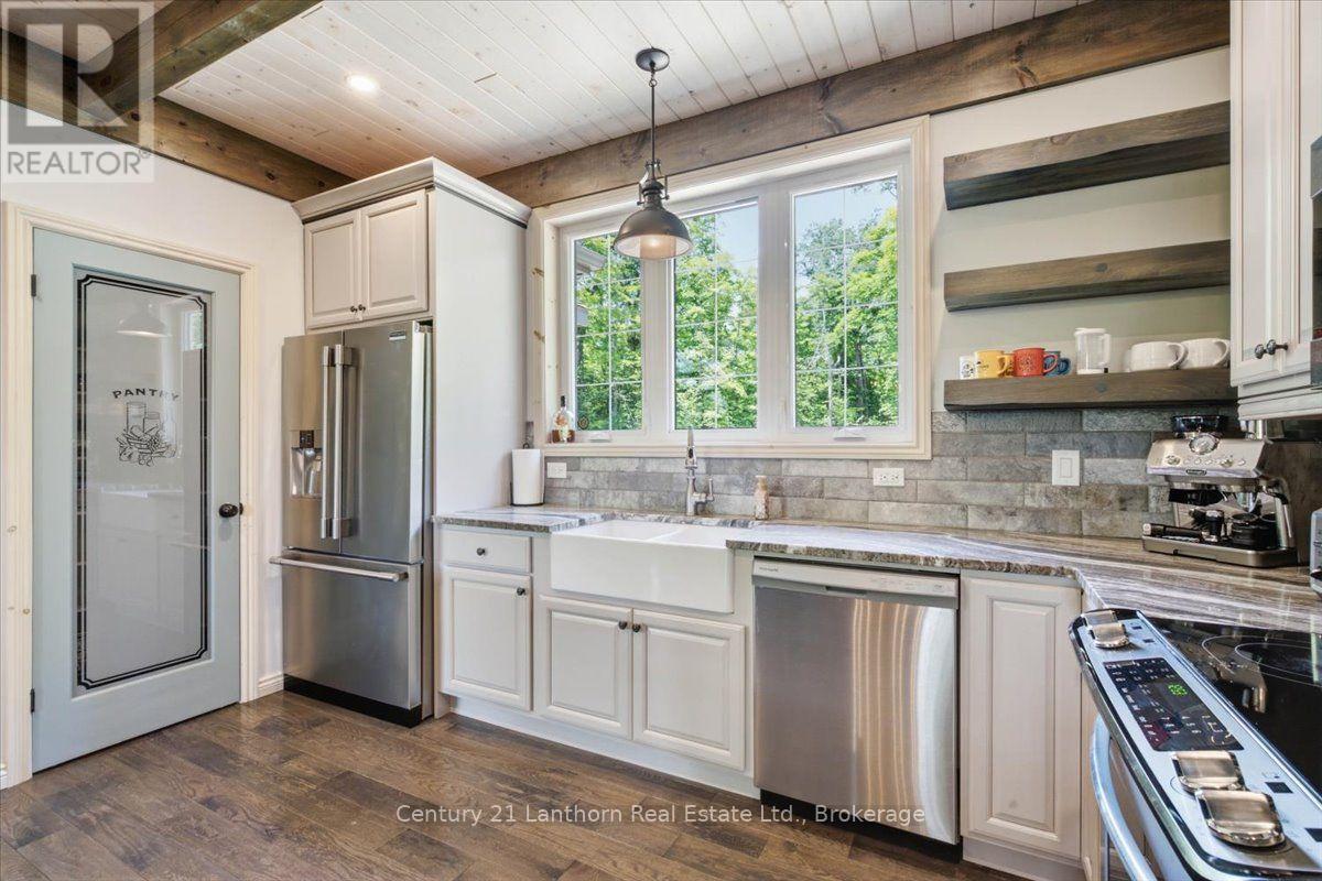 673 Lahey Road Property Photo 16