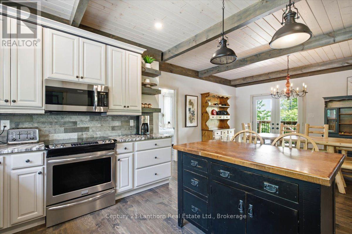 673 Lahey Road Property Photo 17