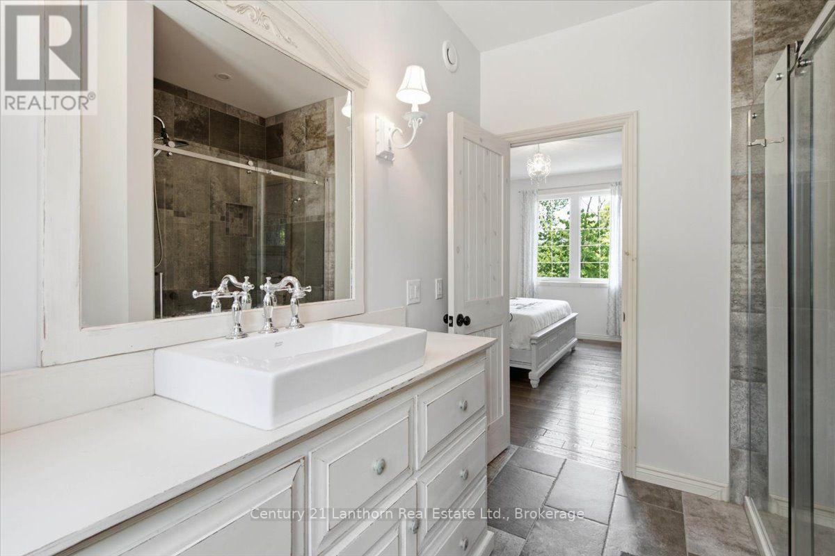 673 Lahey Road Property Photo 22