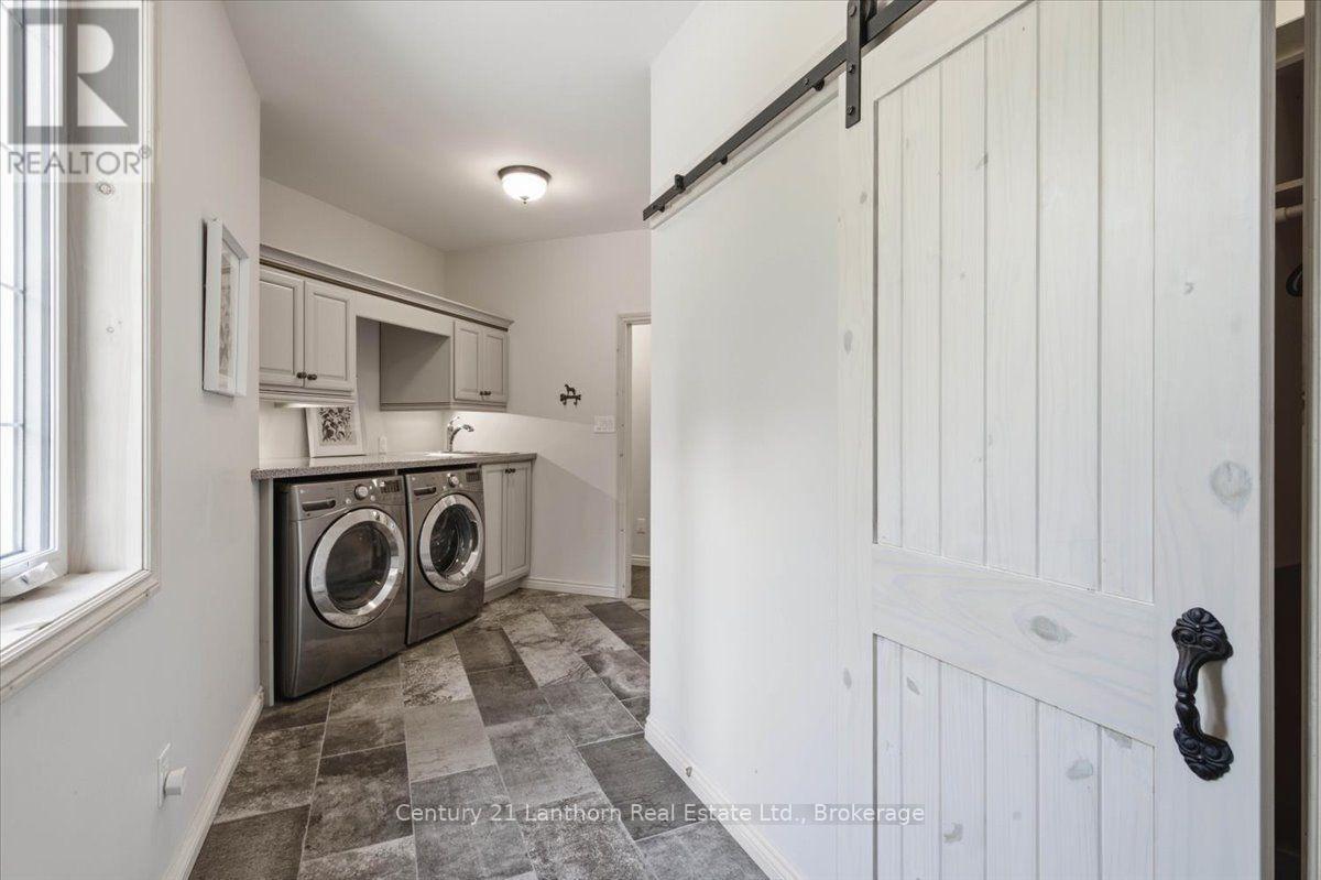 673 Lahey Road Property Photo 29