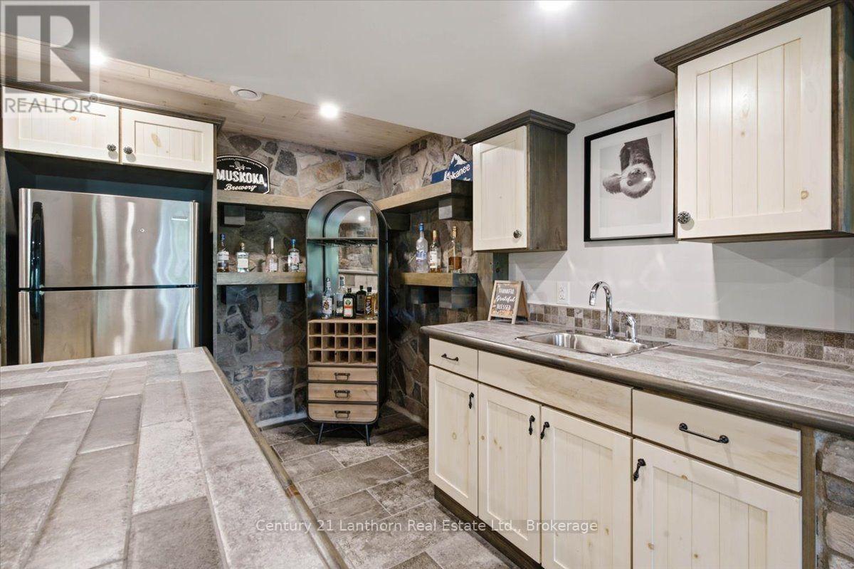 673 Lahey Road Property Photo 38
