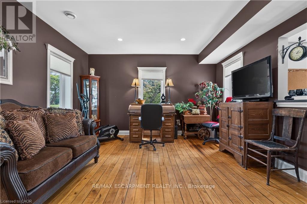 42841 Highway 3 Property Photo 6