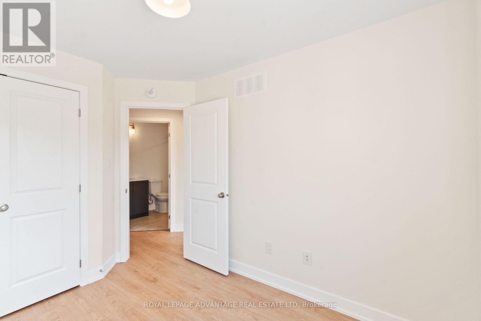 35 Whitcomb Crescent Property Photo 11