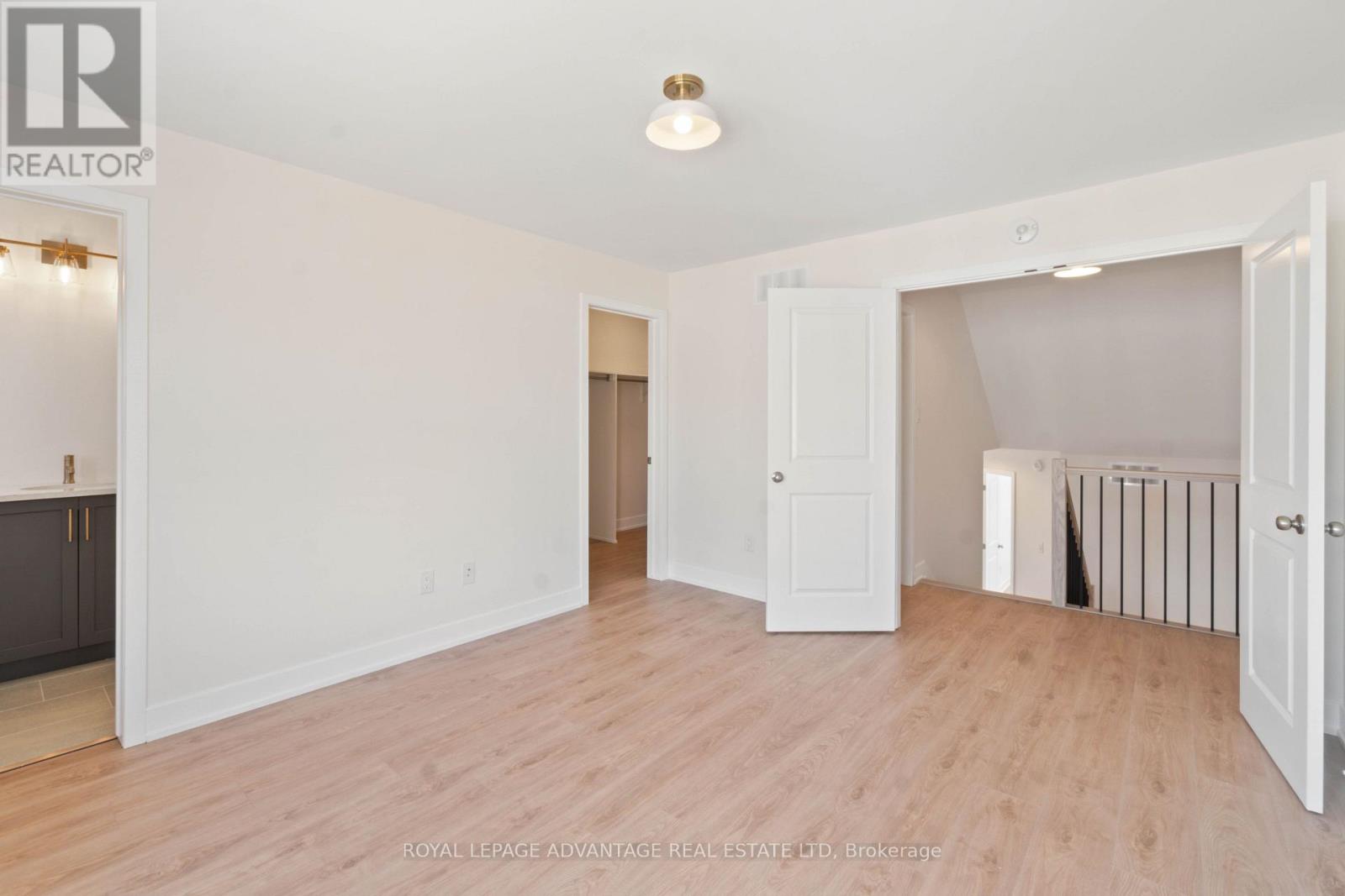 35 Whitcomb Crescent Property Photo 16