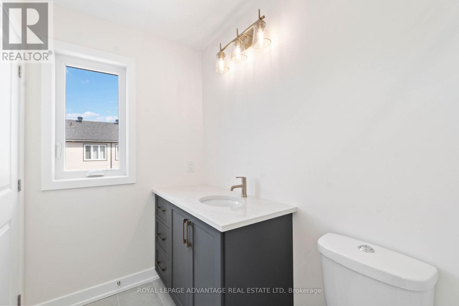 35 Whitcomb Crescent Property Photo 20