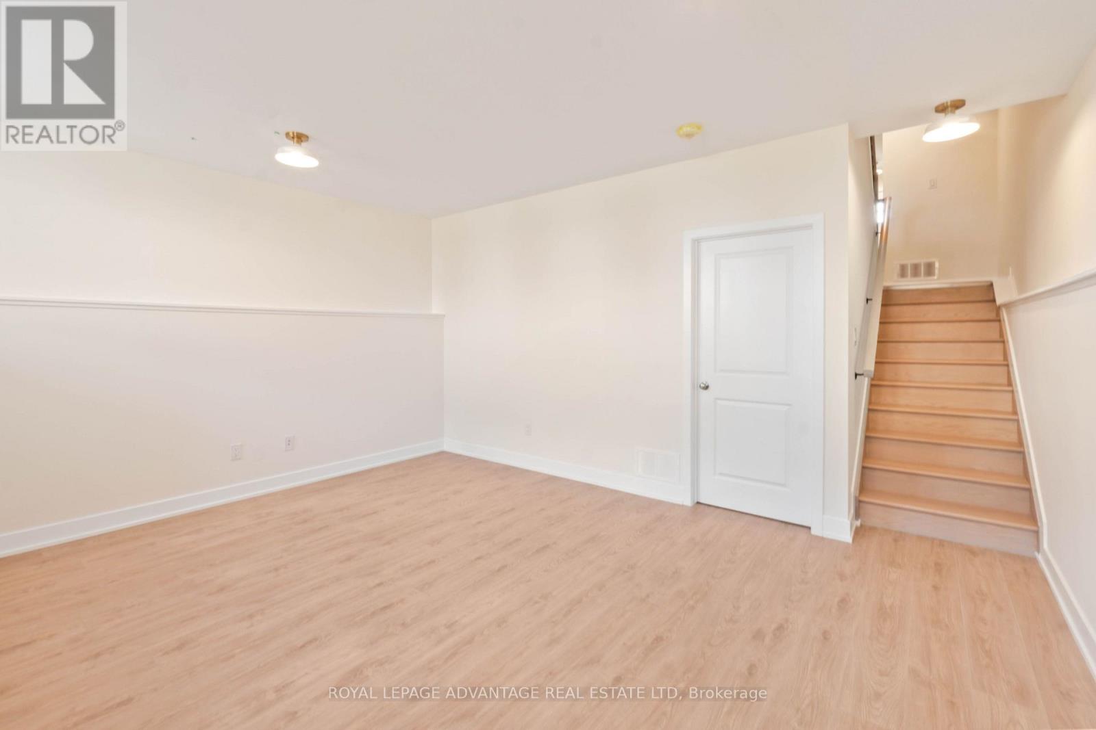 35 Whitcomb Crescent Property Photo 22