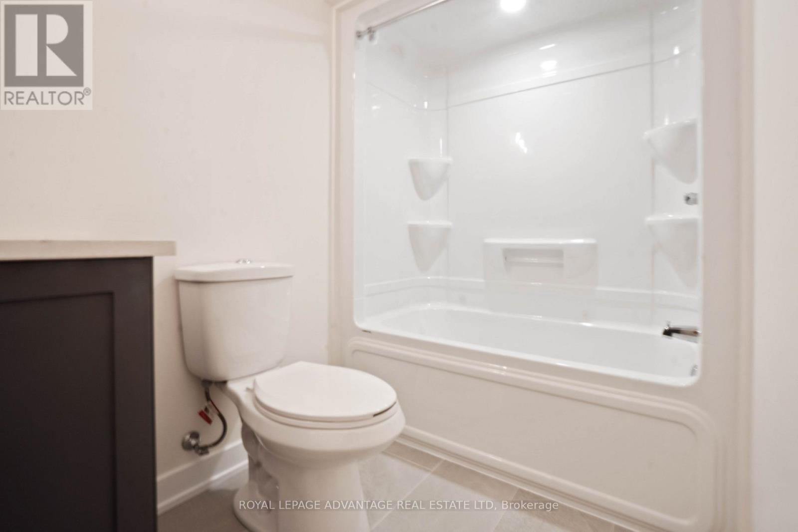 35 Whitcomb Crescent Property Photo 23