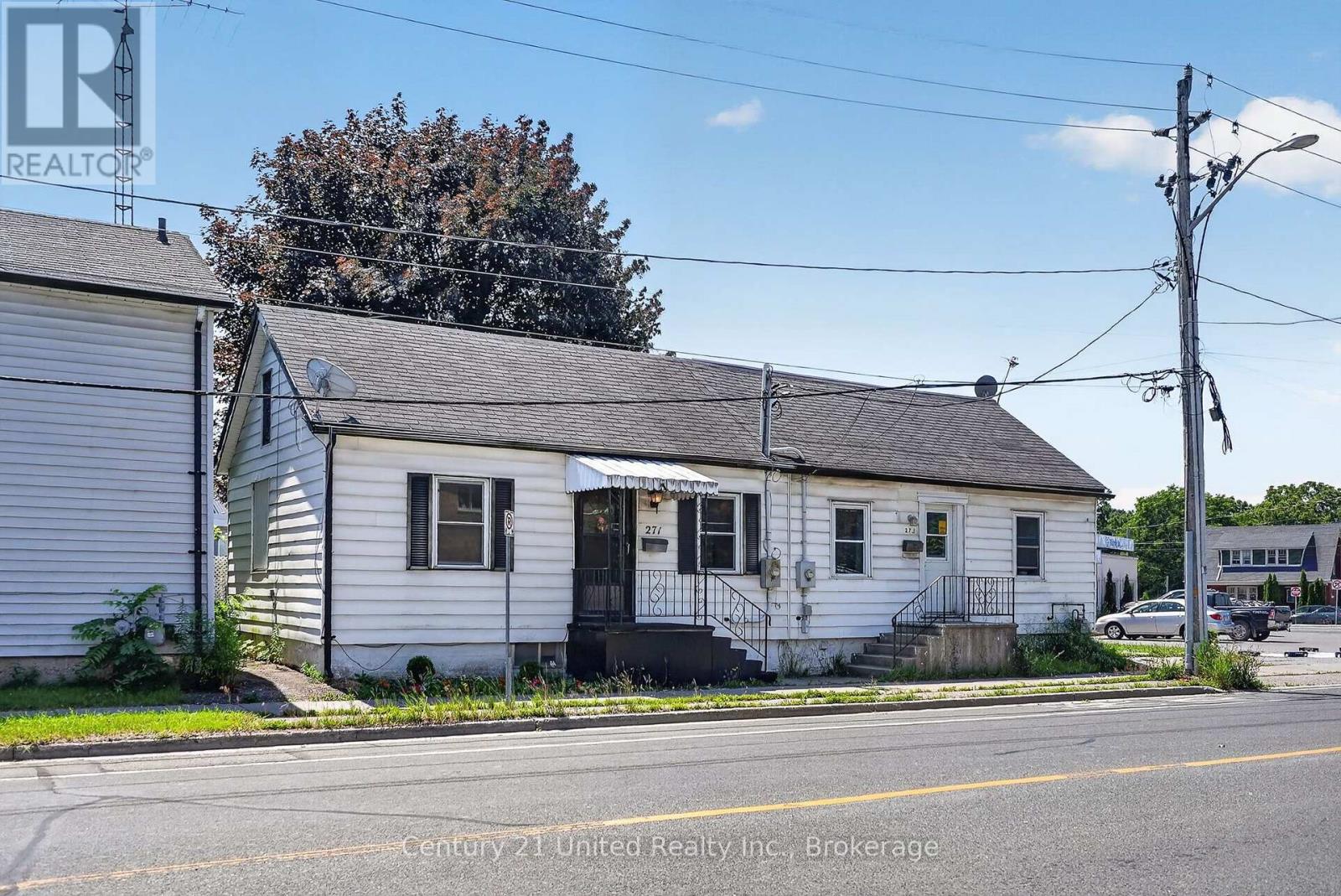 271 UNIVERSITY AVENUE W