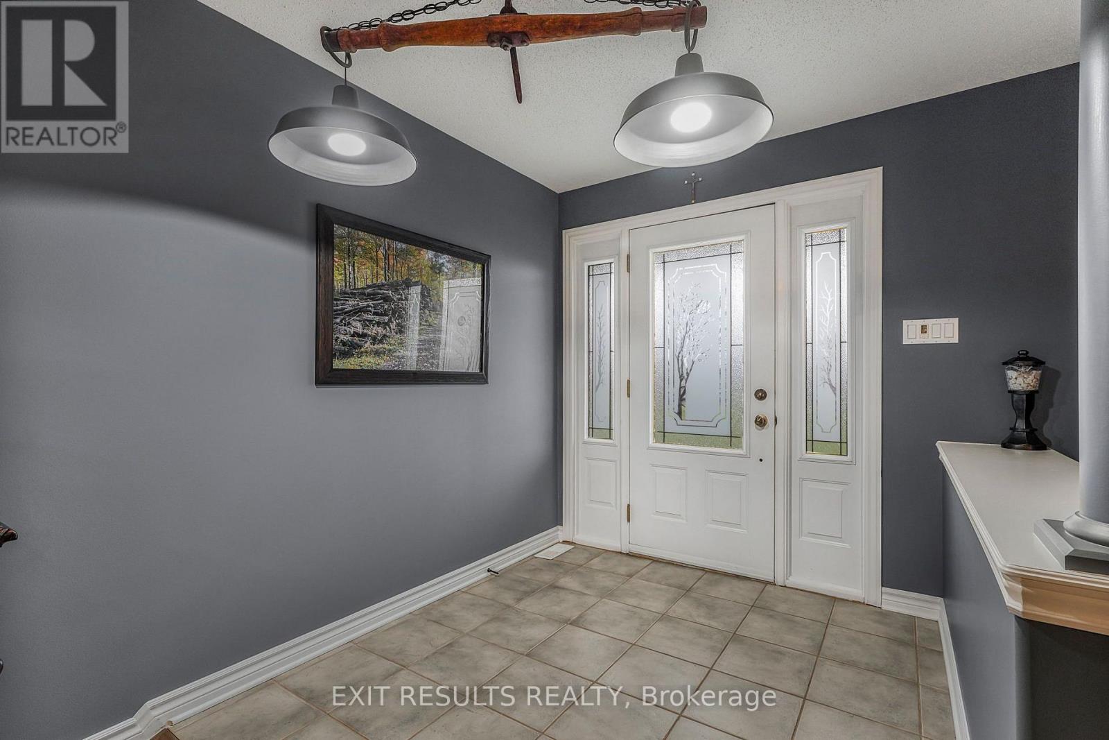 638 St Thomas Road E Property Photo 7
