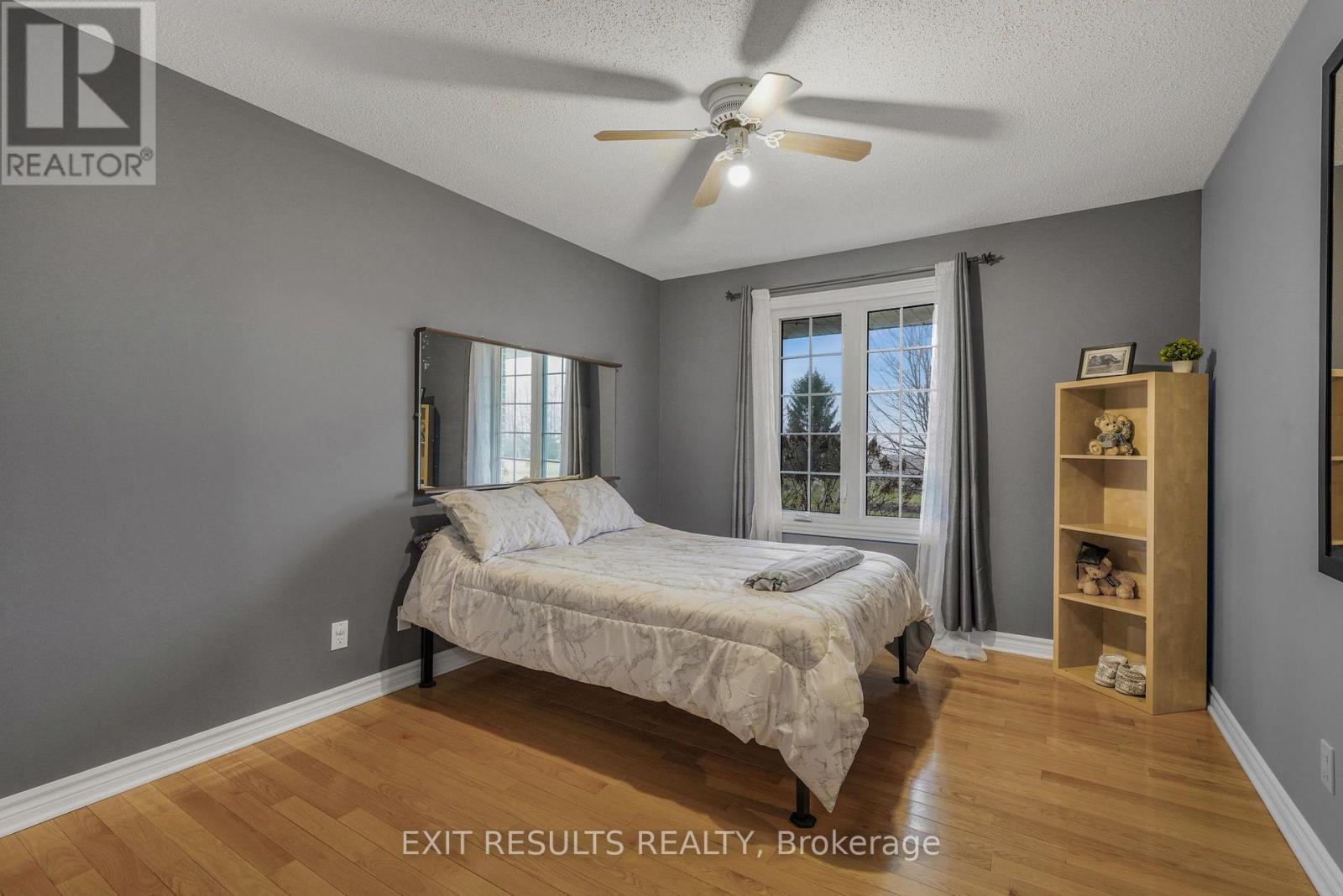 638 St Thomas Road E Property Photo 18