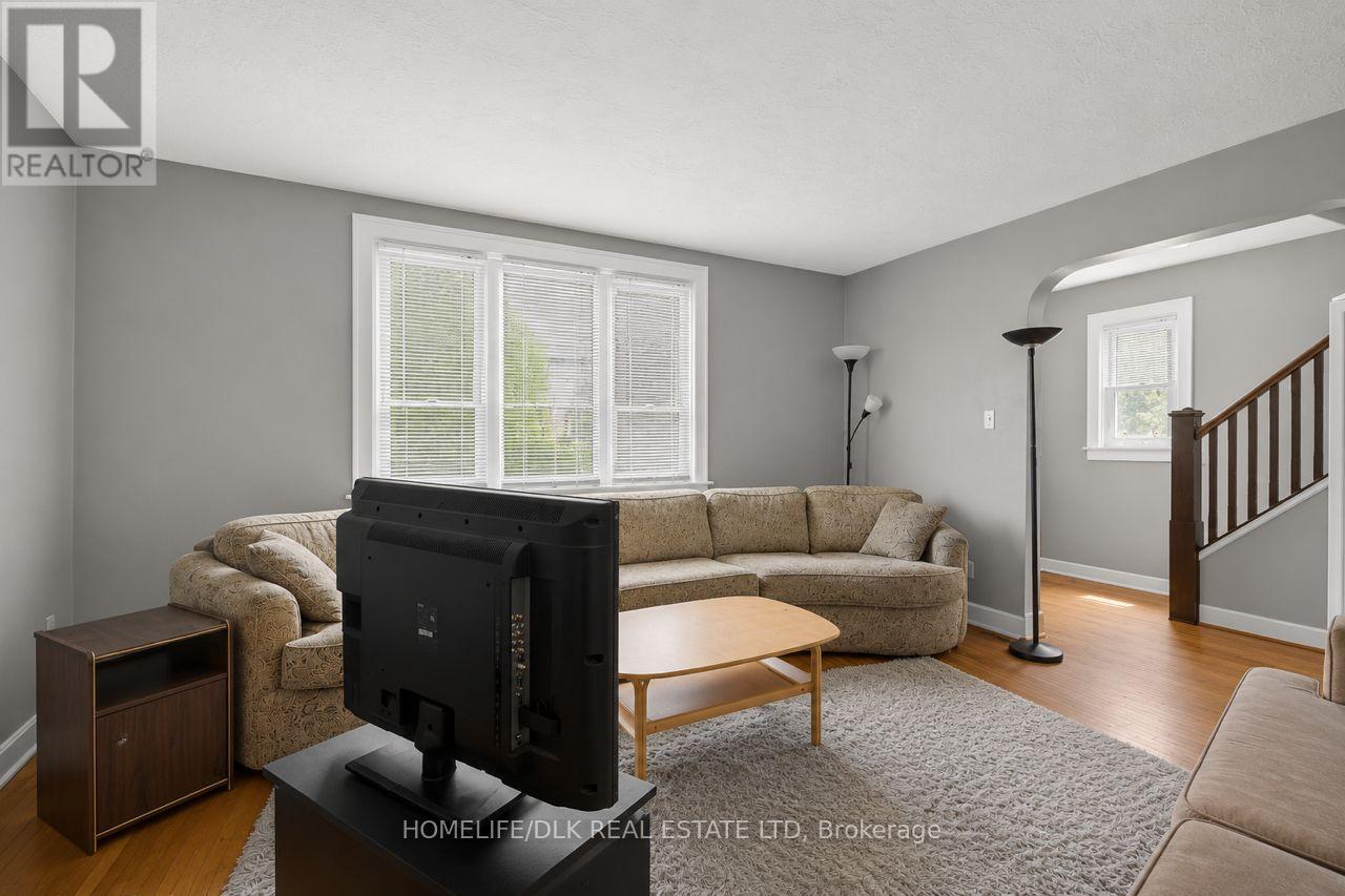 100 Ellerbeck Street Property Photo 6