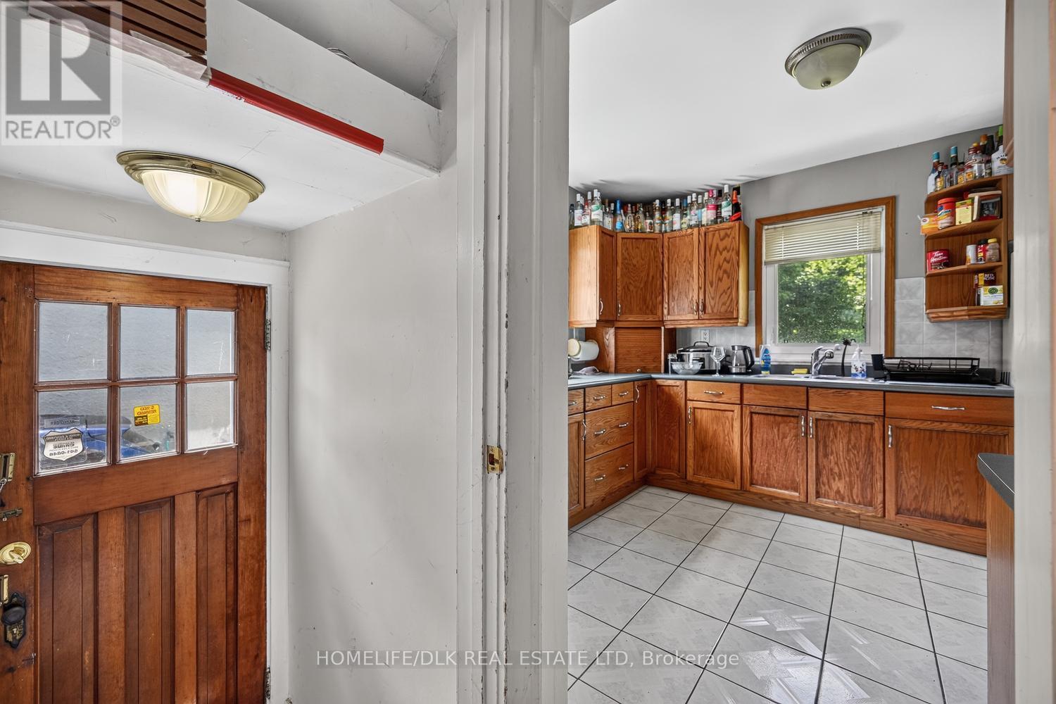 100 Ellerbeck Street Property Photo 8