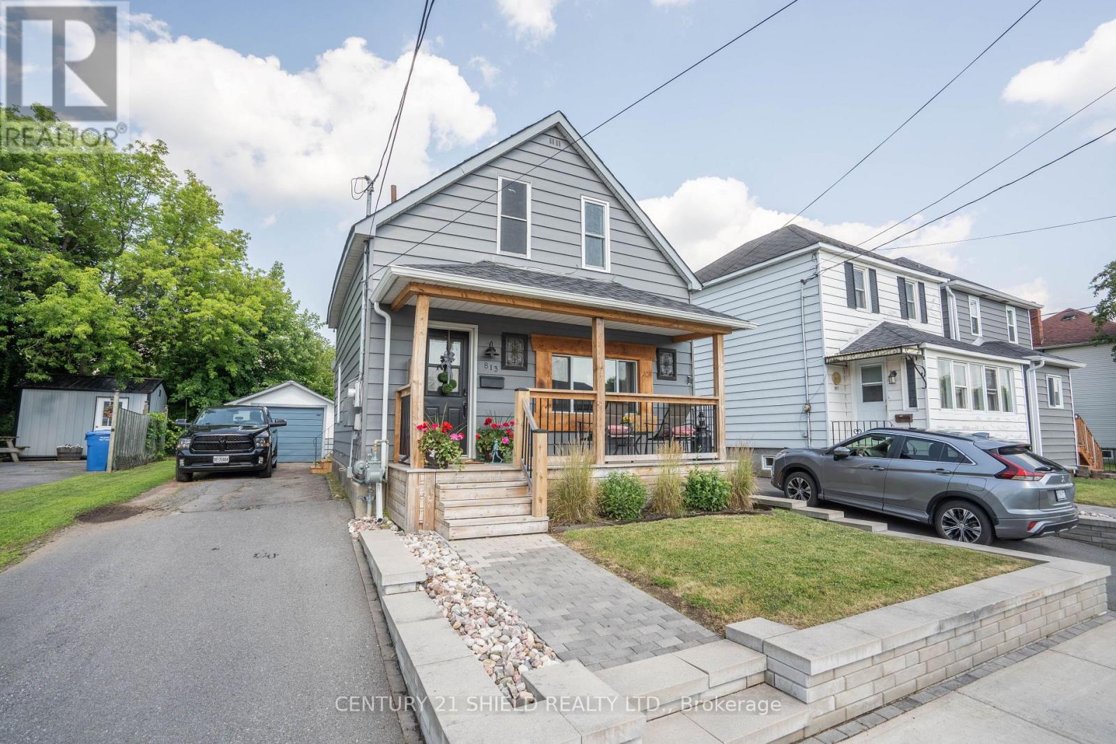 813 YORK STREET Property Photo 1