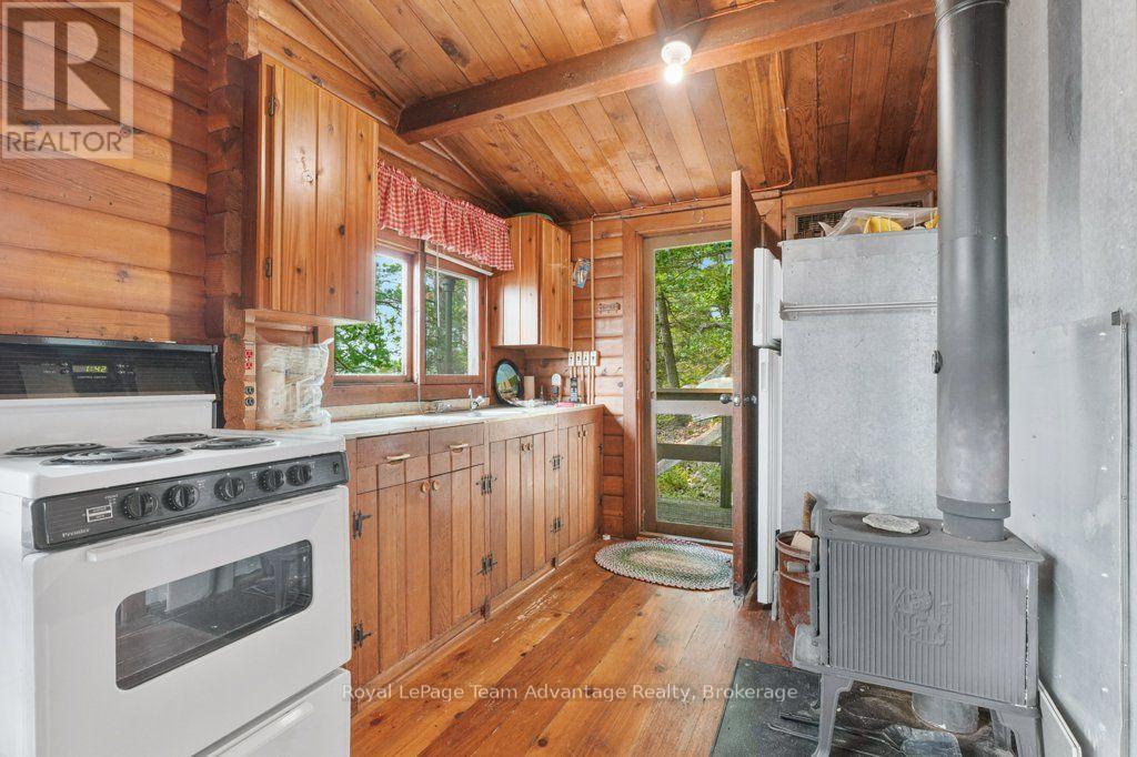 102 Blackstone Lake Water Property Photo 11