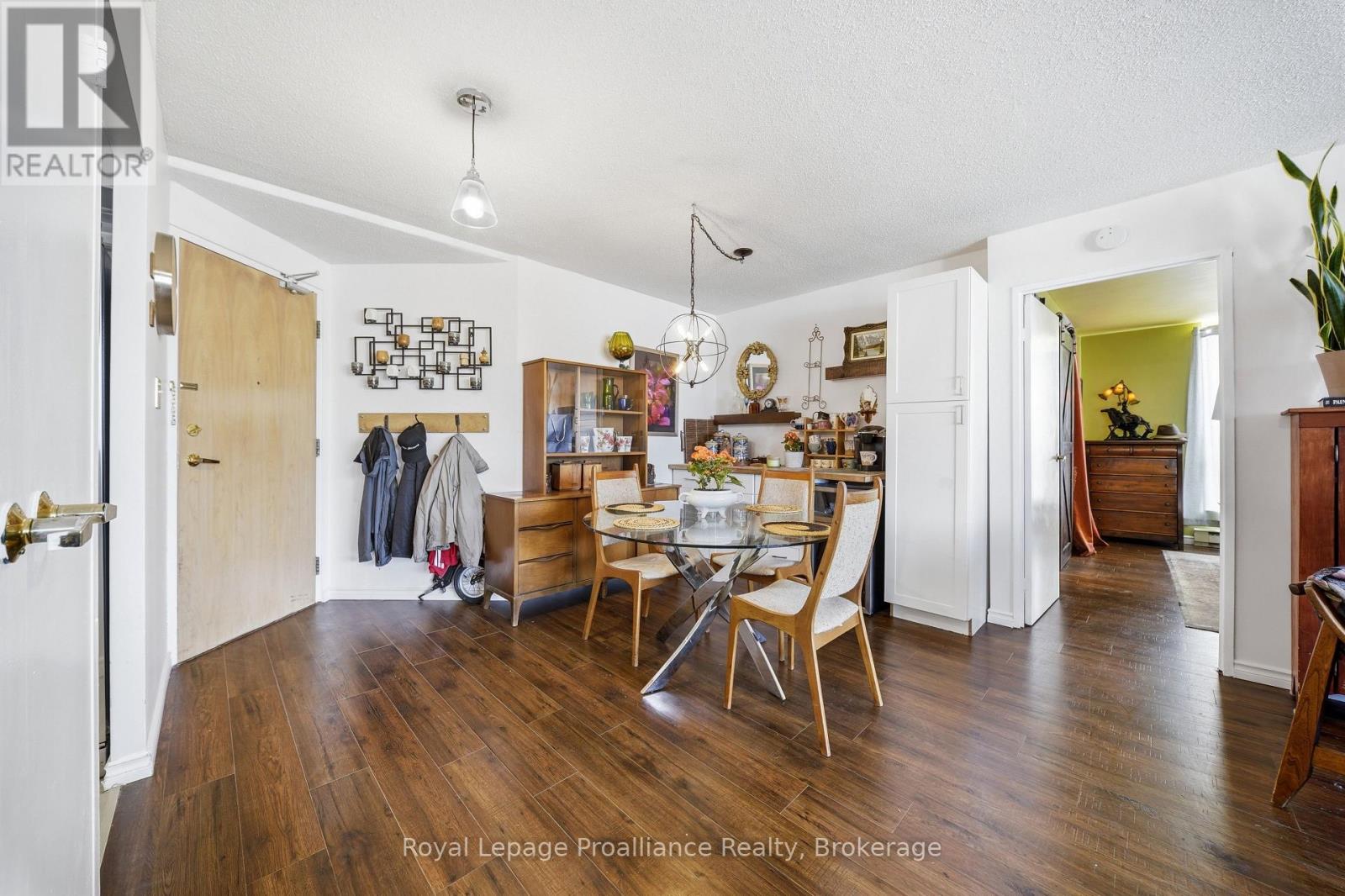 401 - 344 Front Street Property Photo 7