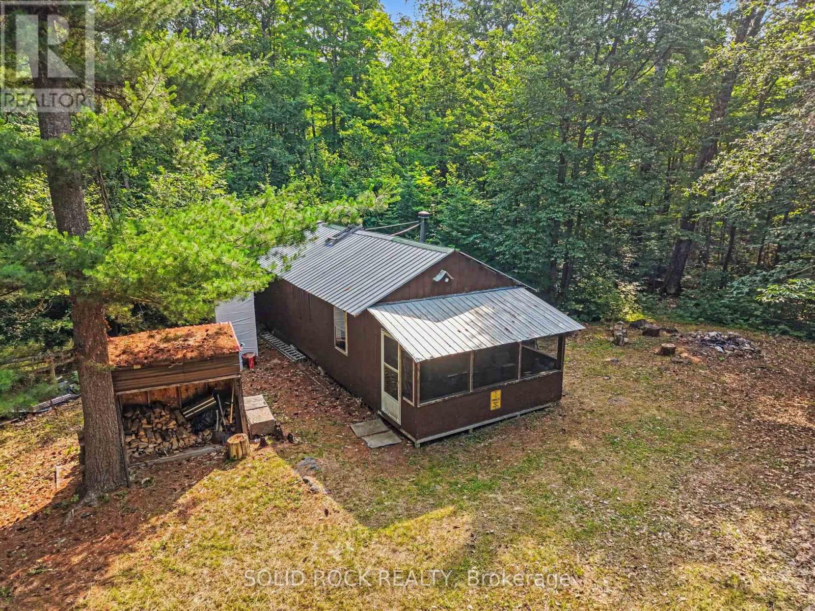 3498 Darling Road N Property Photo 1