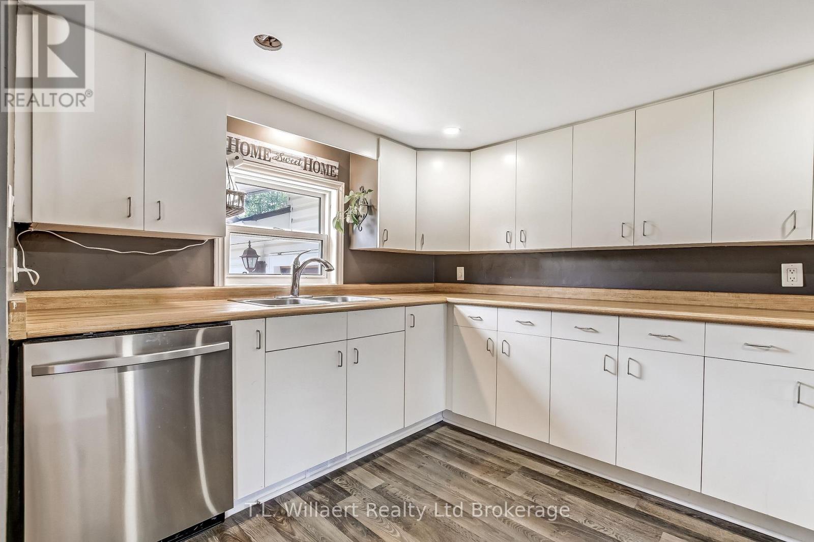 17 Potters Road Property Photo 12