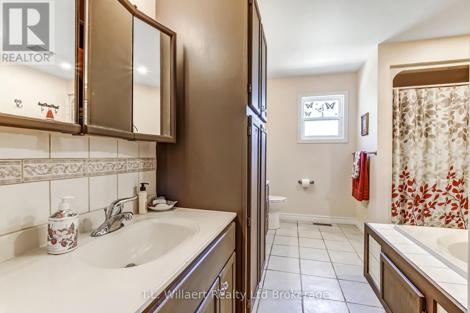 17 Potters Road Property Photo 14
