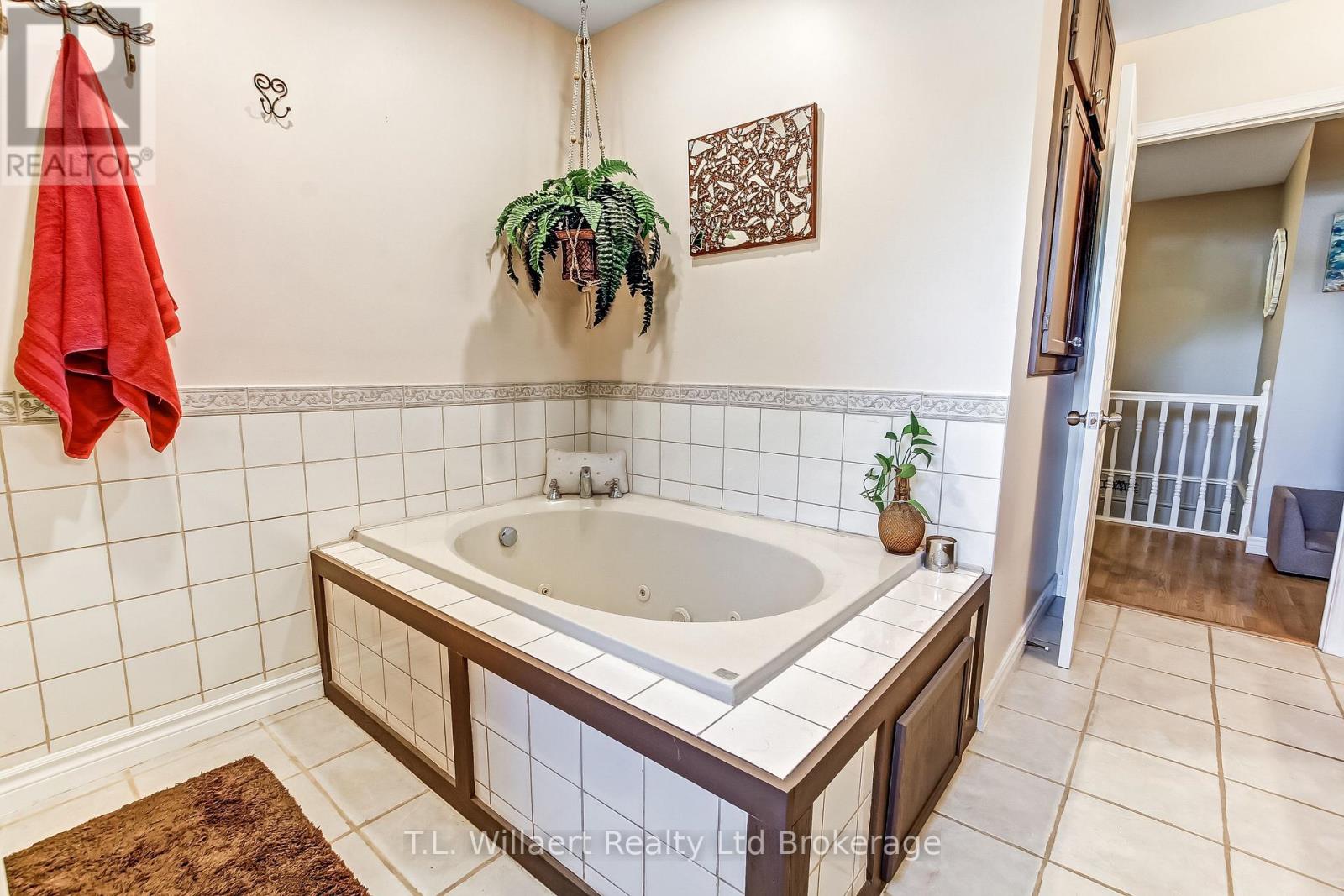 17 Potters Road Property Photo 16