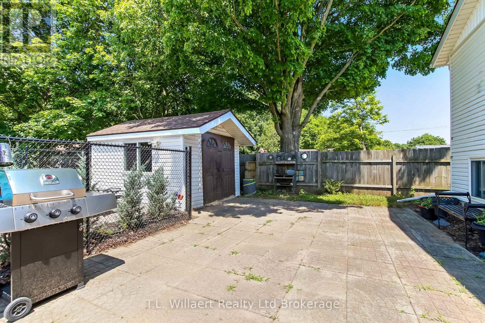 17 Potters Road Property Photo 27