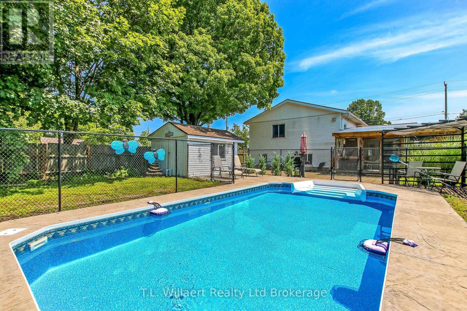 17 Potters Road Property Photo 29