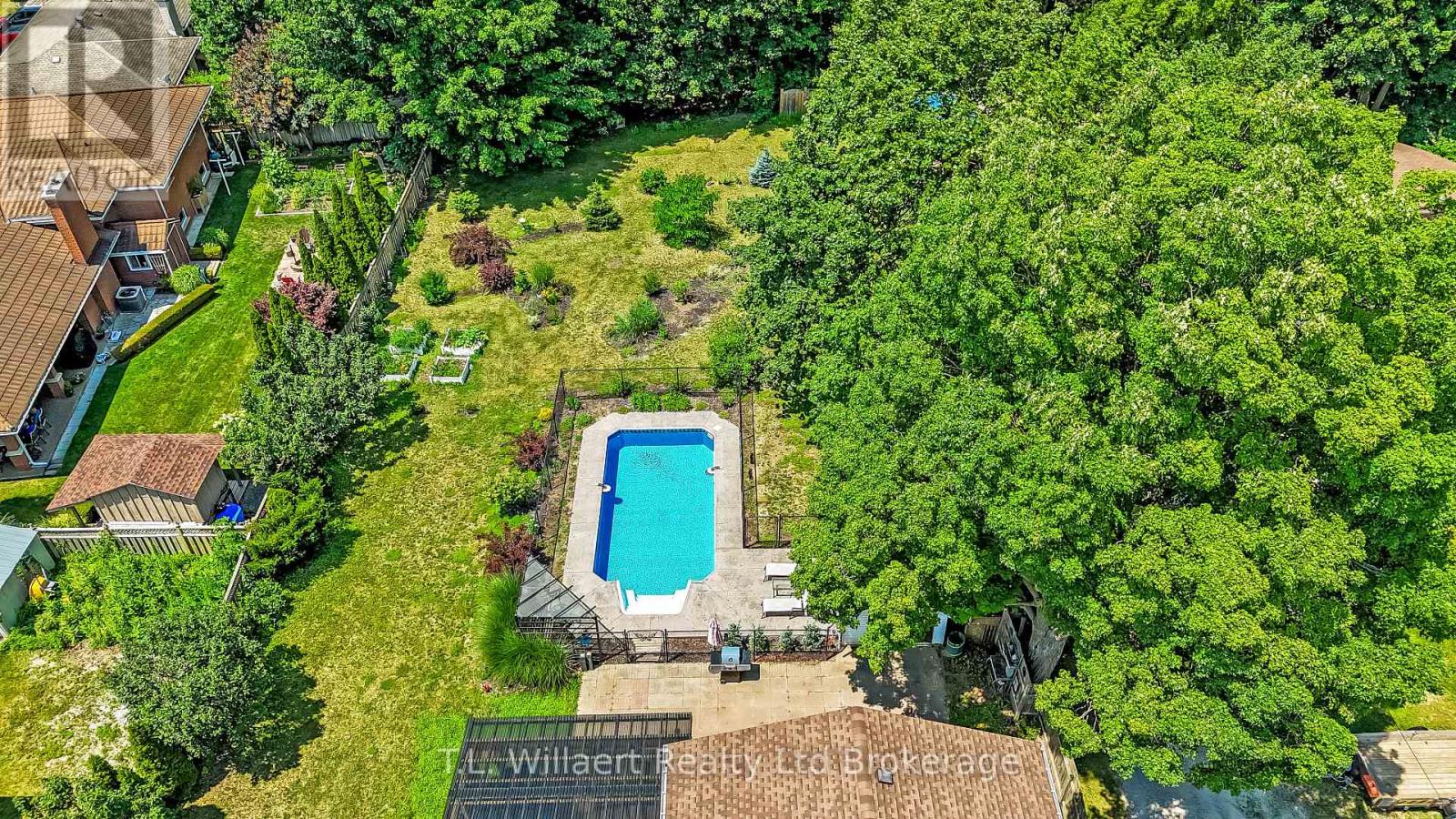 17 Potters Road Property Photo 34