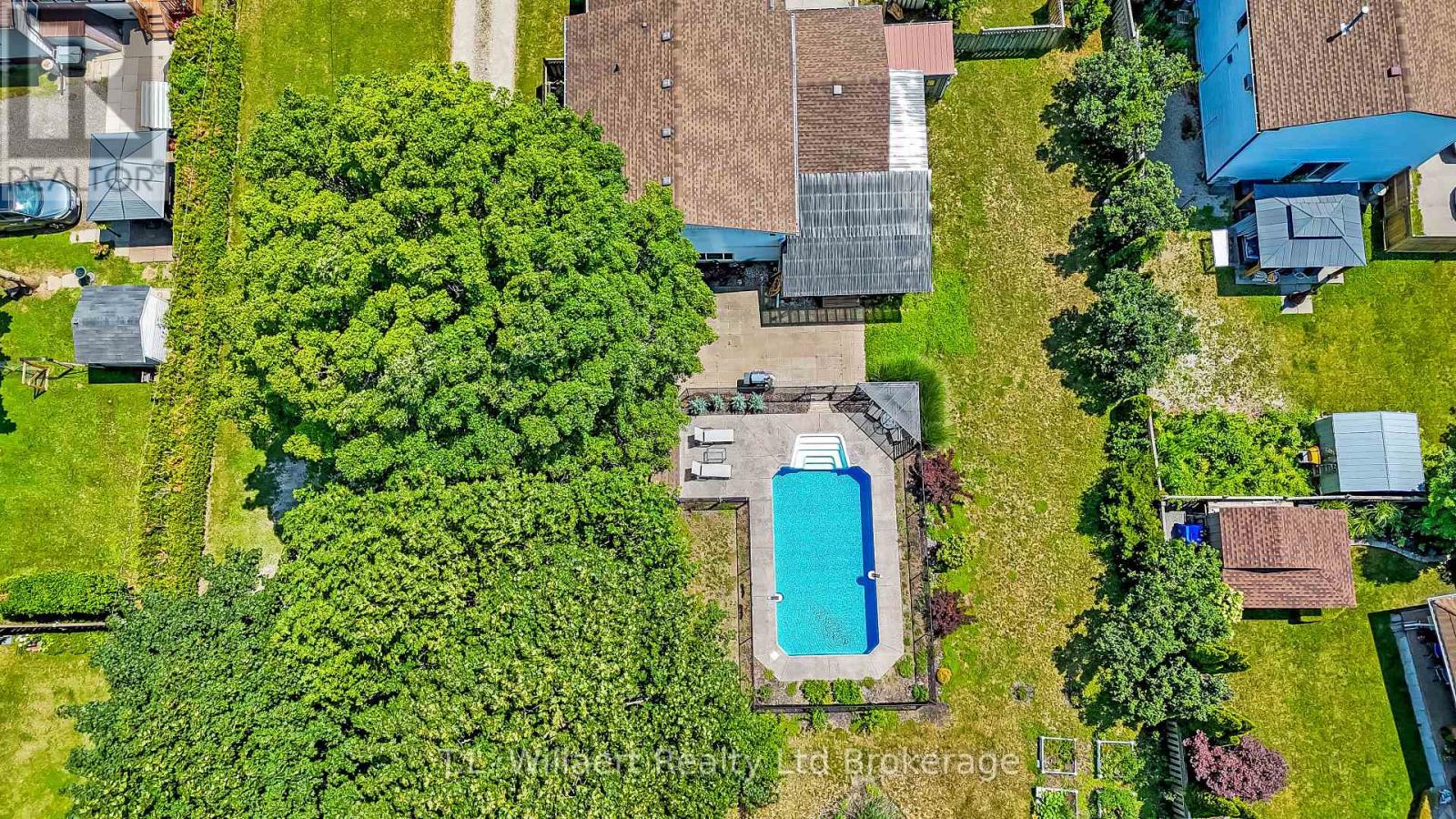17 Potters Road Property Photo 35