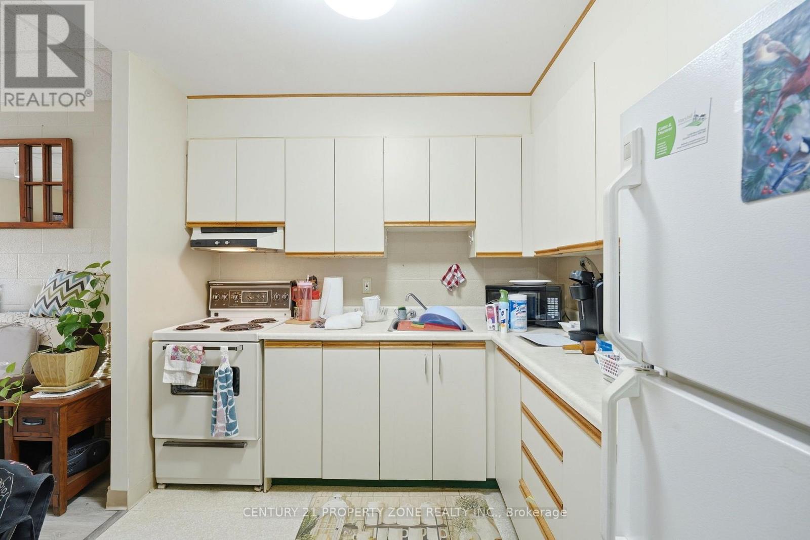 1360 Maryhill Road Property Photo 9