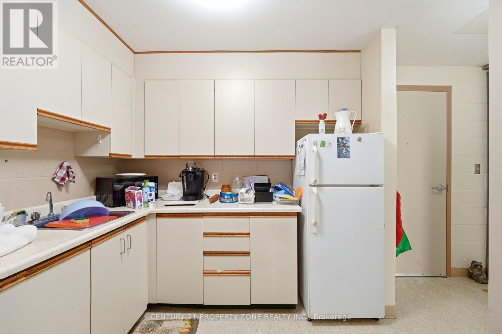 1360 Maryhill Road Property Photo 10