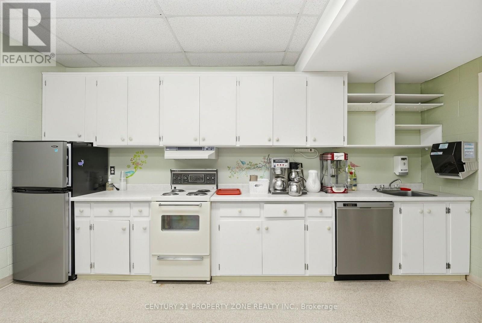 1360 Maryhill Road Property Photo 14