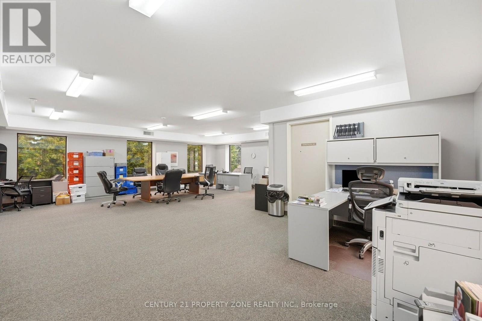 1360 Maryhill Road Property Photo 21