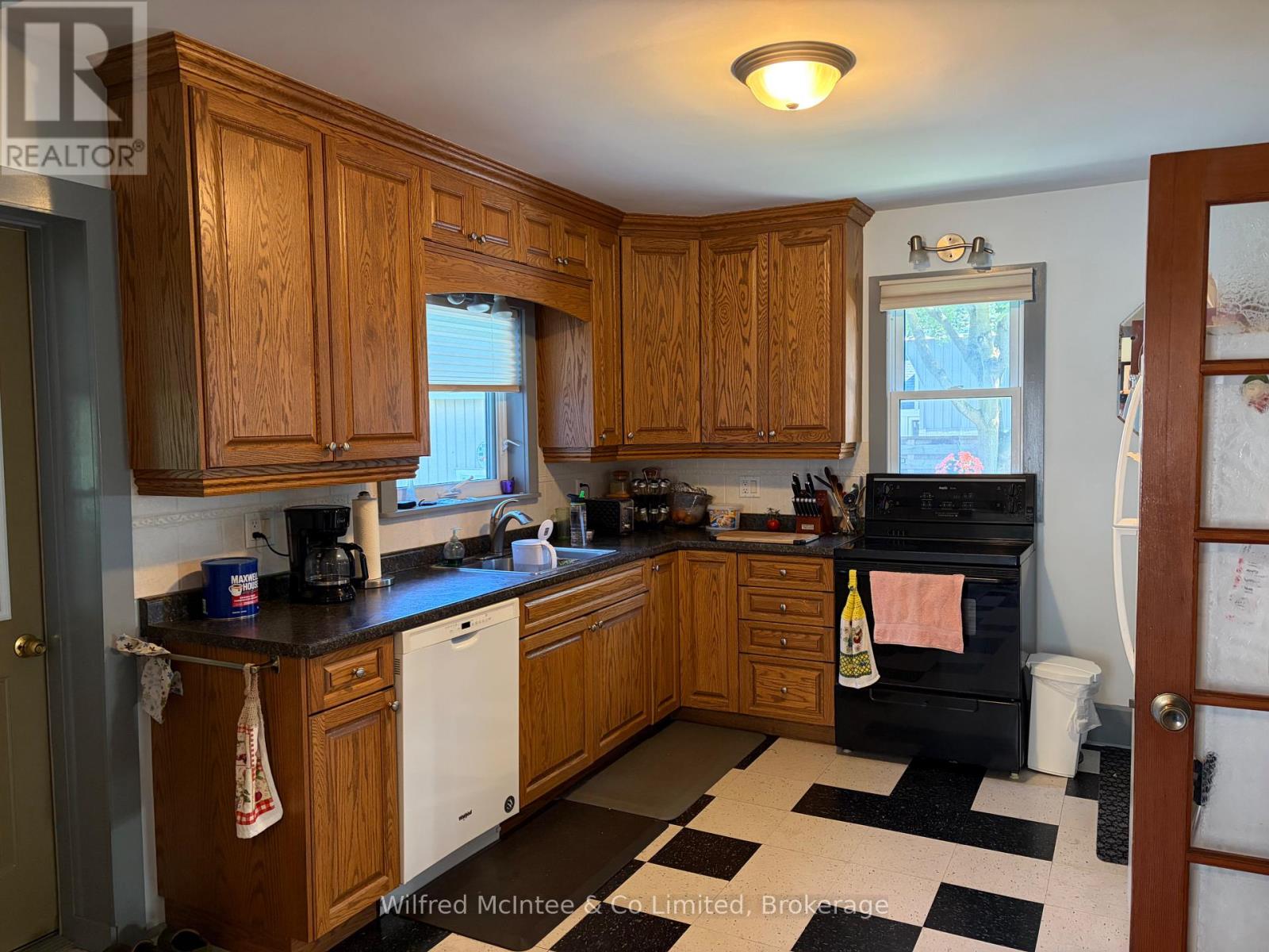 393 7th Avenue Property Photo 16