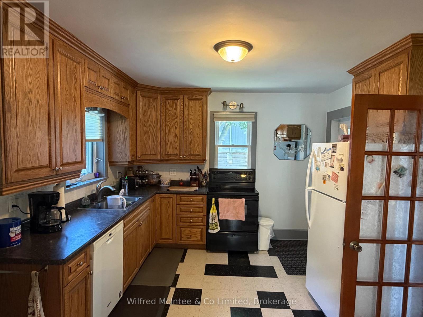 393 7th Avenue Property Photo 17