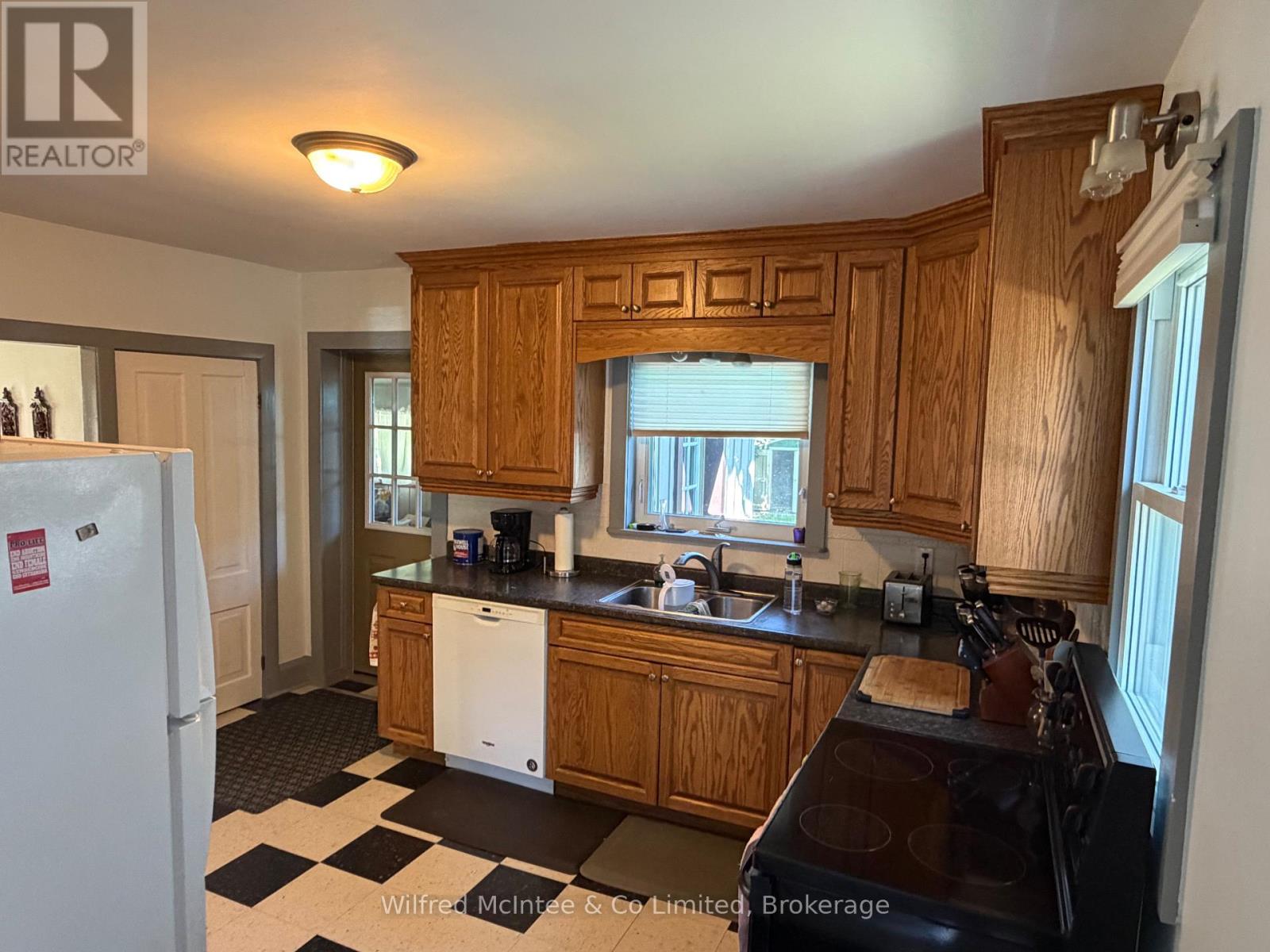 393 7th Avenue Property Photo 19