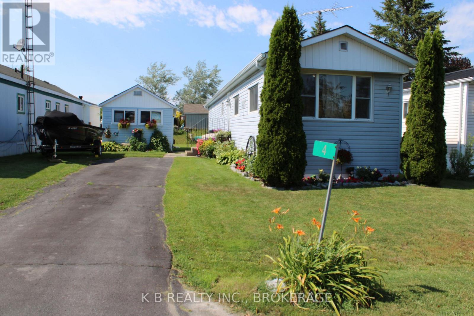 4 Cedar Street W Property Photo 1