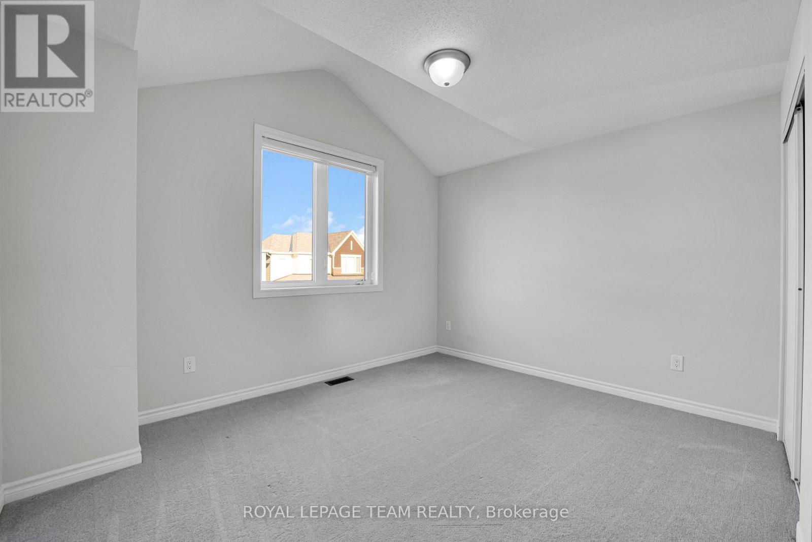 59 Moonbeam Street Property Photo 24