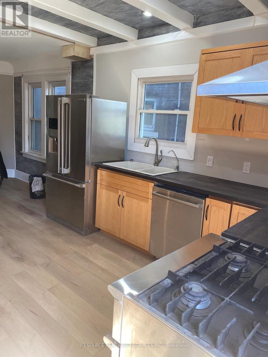 825 Raymo Road Property Photo 4