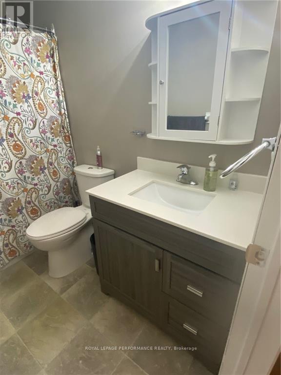 209 - 220 Kenyon Street W Property Photo 5