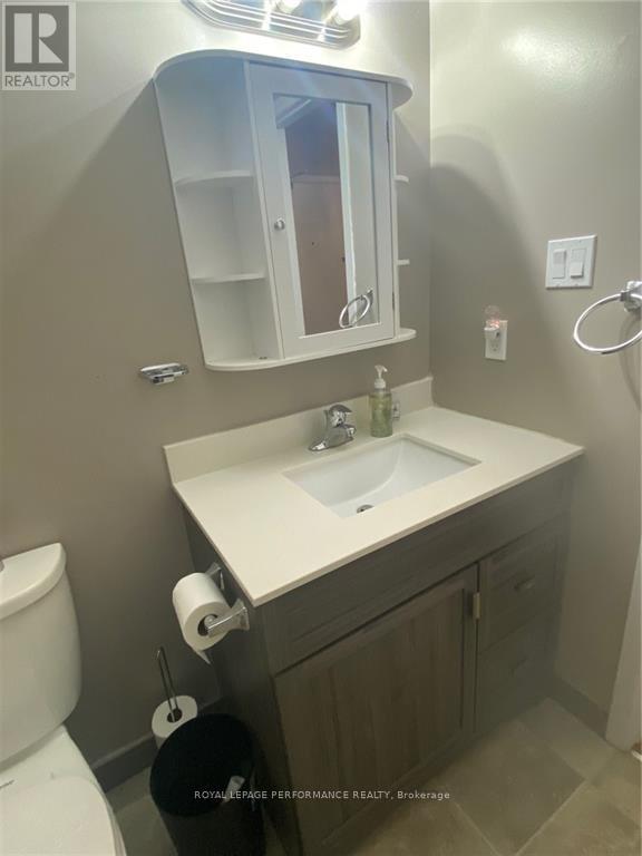 209 - 220 Kenyon Street W Property Photo 6