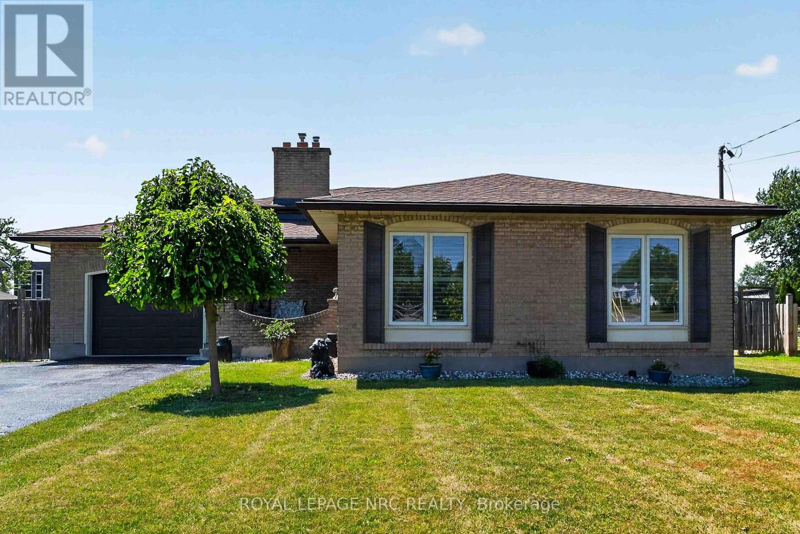 1095 Green Acres Drive Property Photo 1