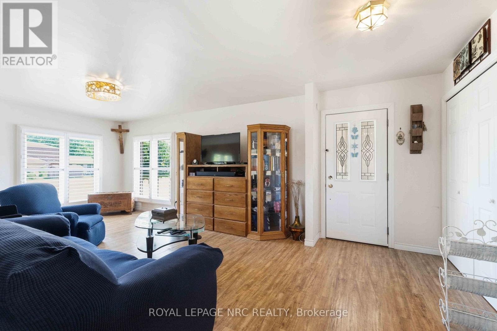 1095 Green Acres Drive Property Photo 7
