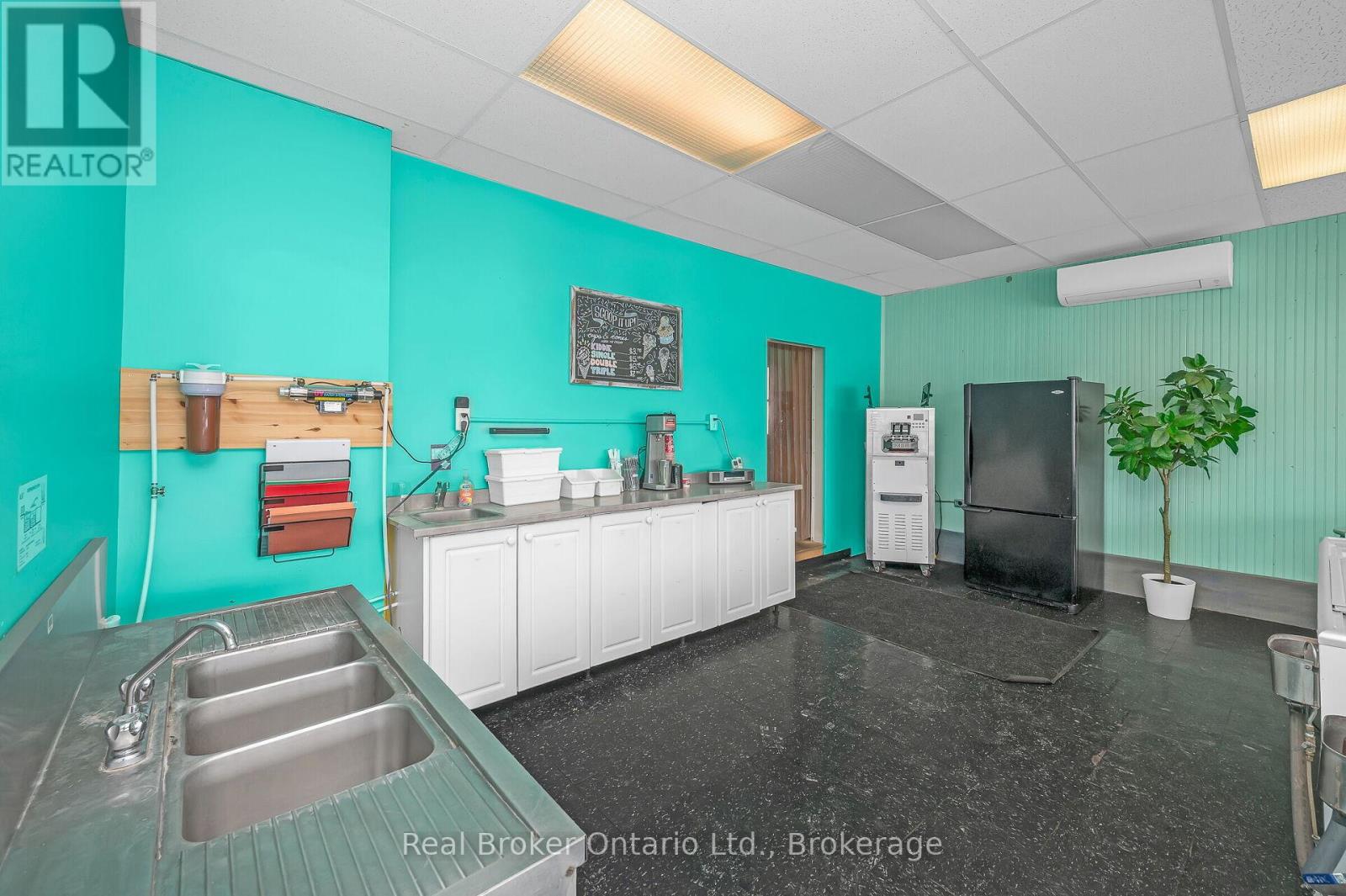 122 King Street Property Photo 7