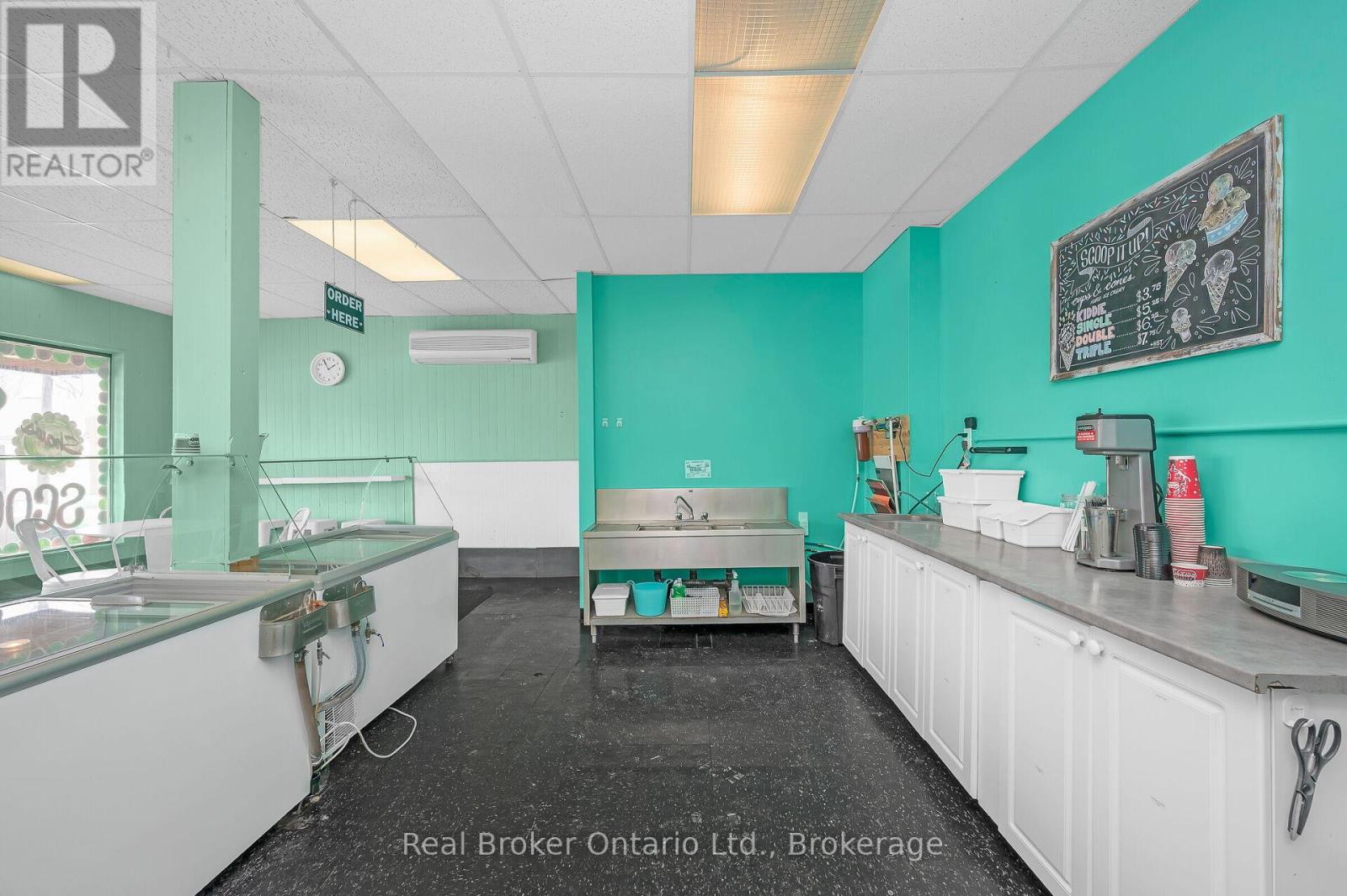 122 King Street Property Photo 8