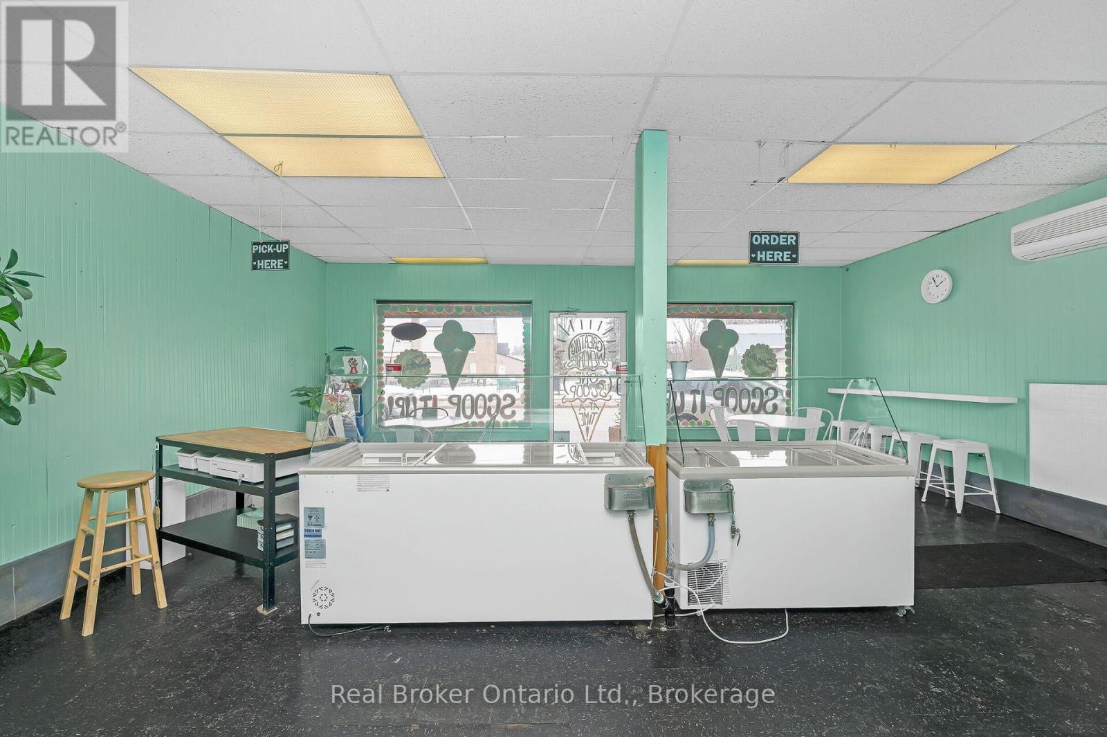 122 King Street Property Photo 9