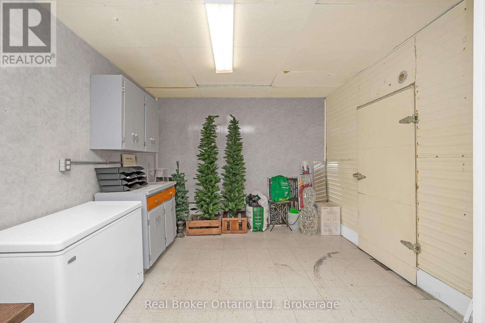 122 King Street Property Photo 13