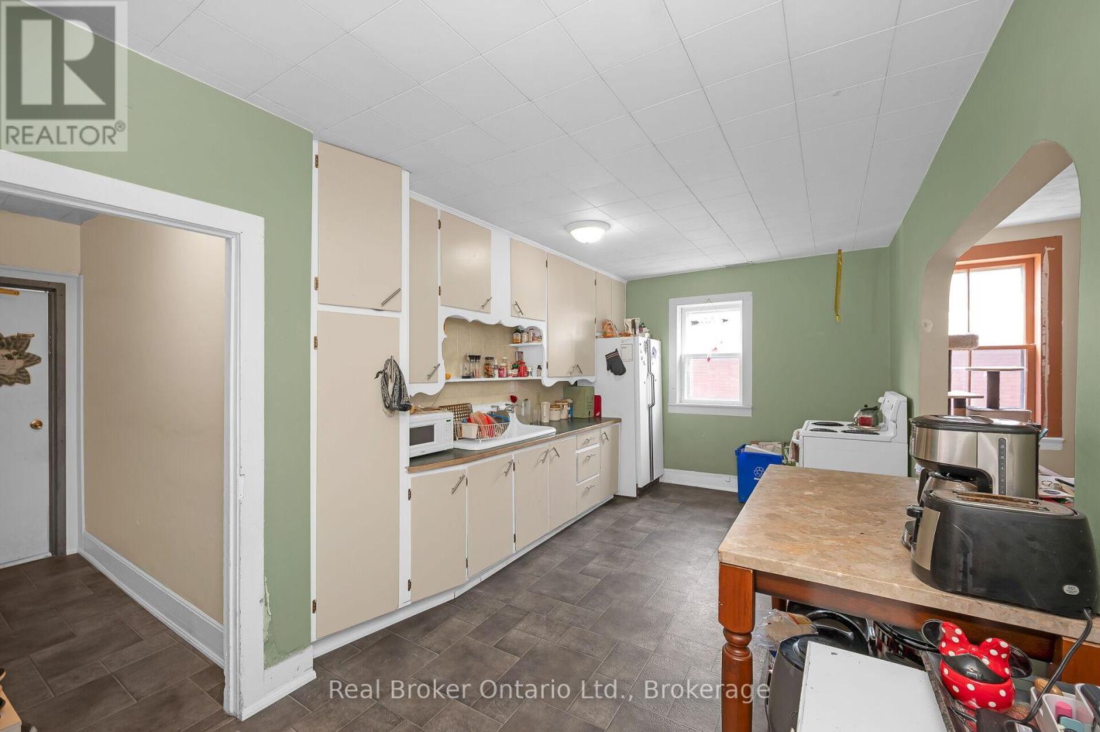 122 King Street Property Photo 24