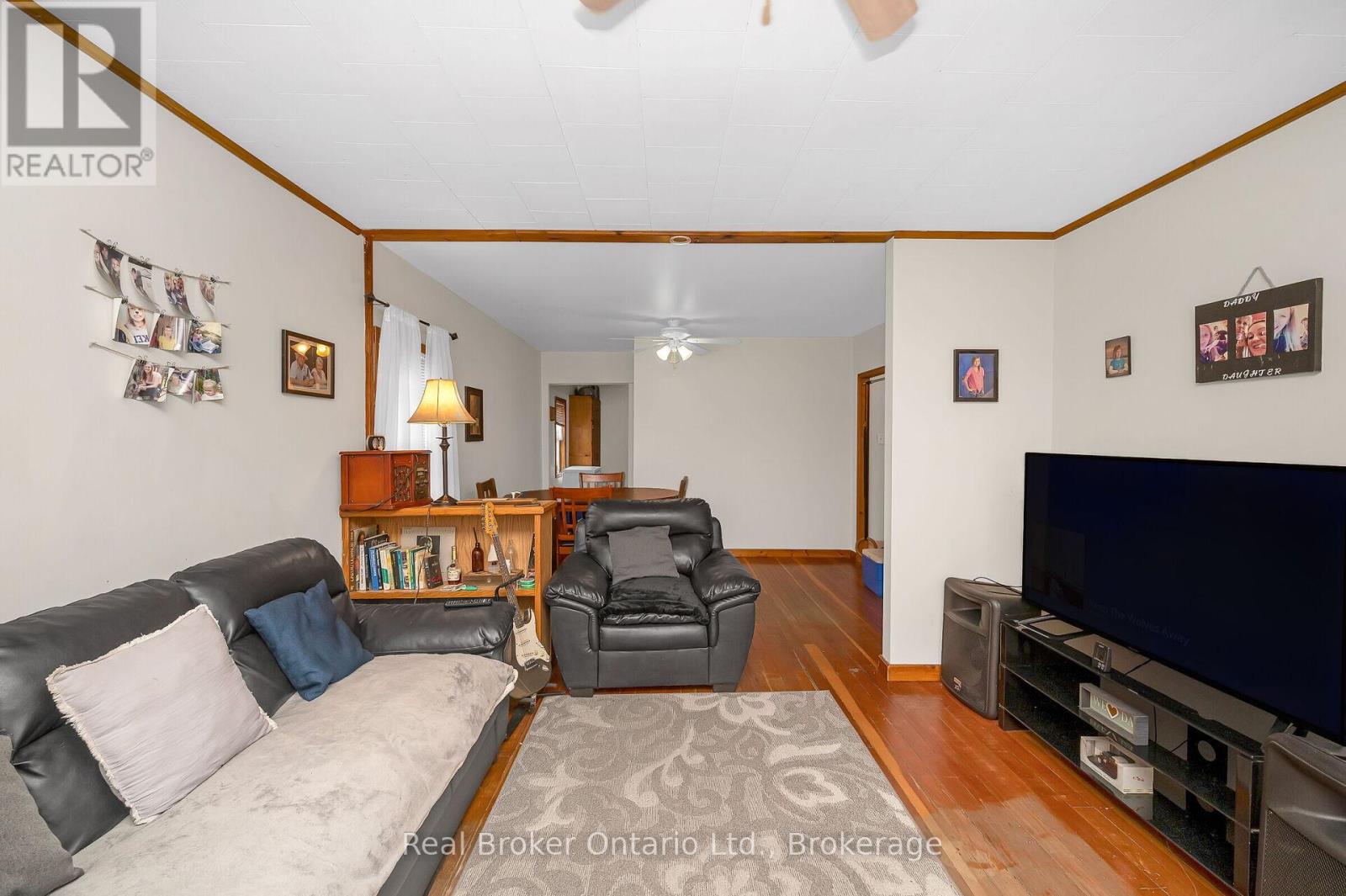 122 King Street Property Photo 41